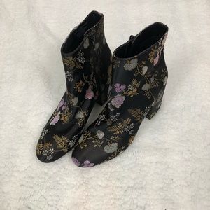 Carlos Santana Embroidered Boots Sz 8.5M